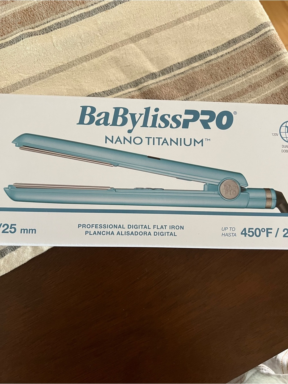 Babyliss Pro Nano Titanium Pro Flat Iron - Picture 2 of 3
